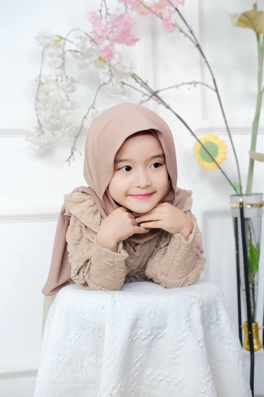 Lily hijab