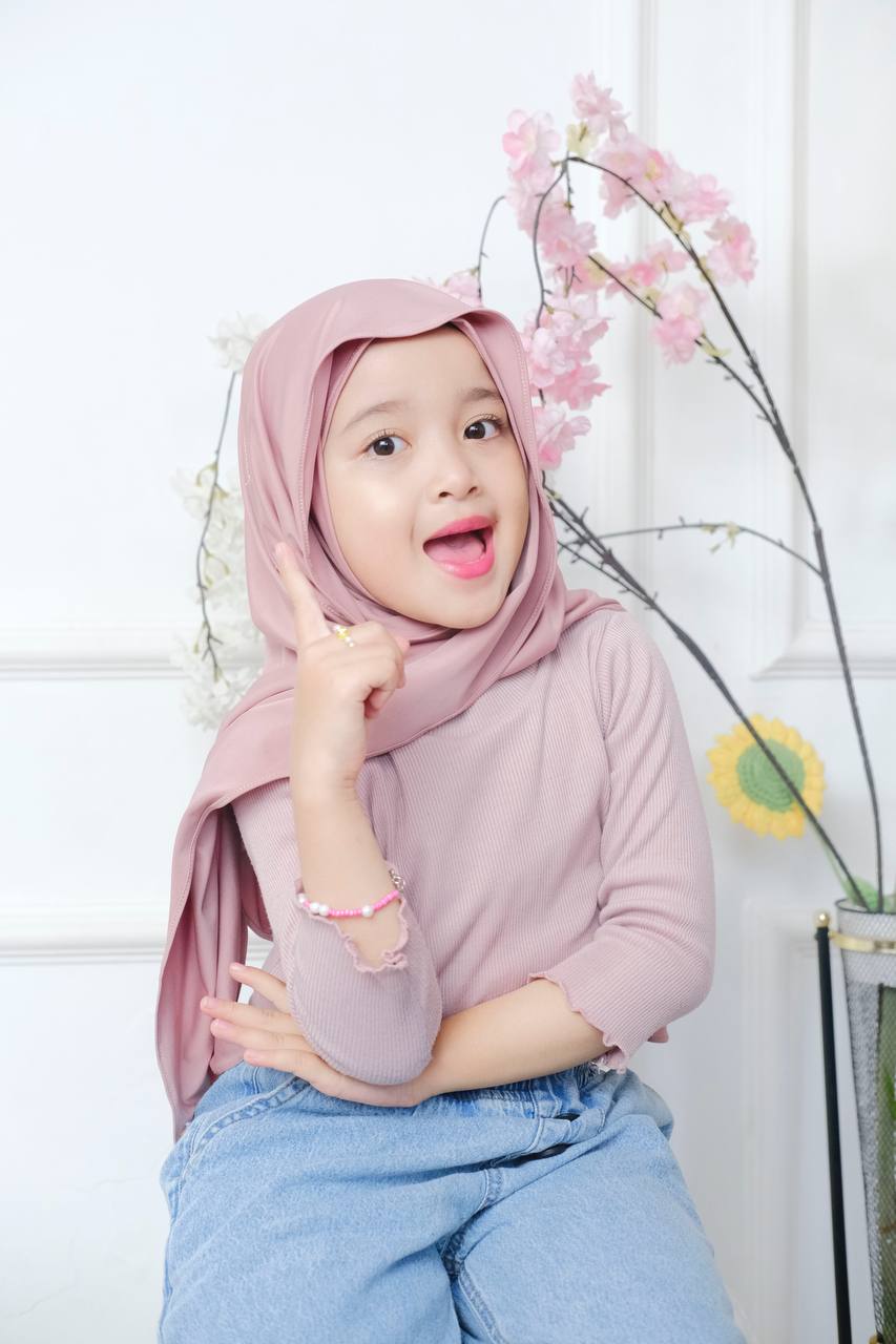 Lily hijab
