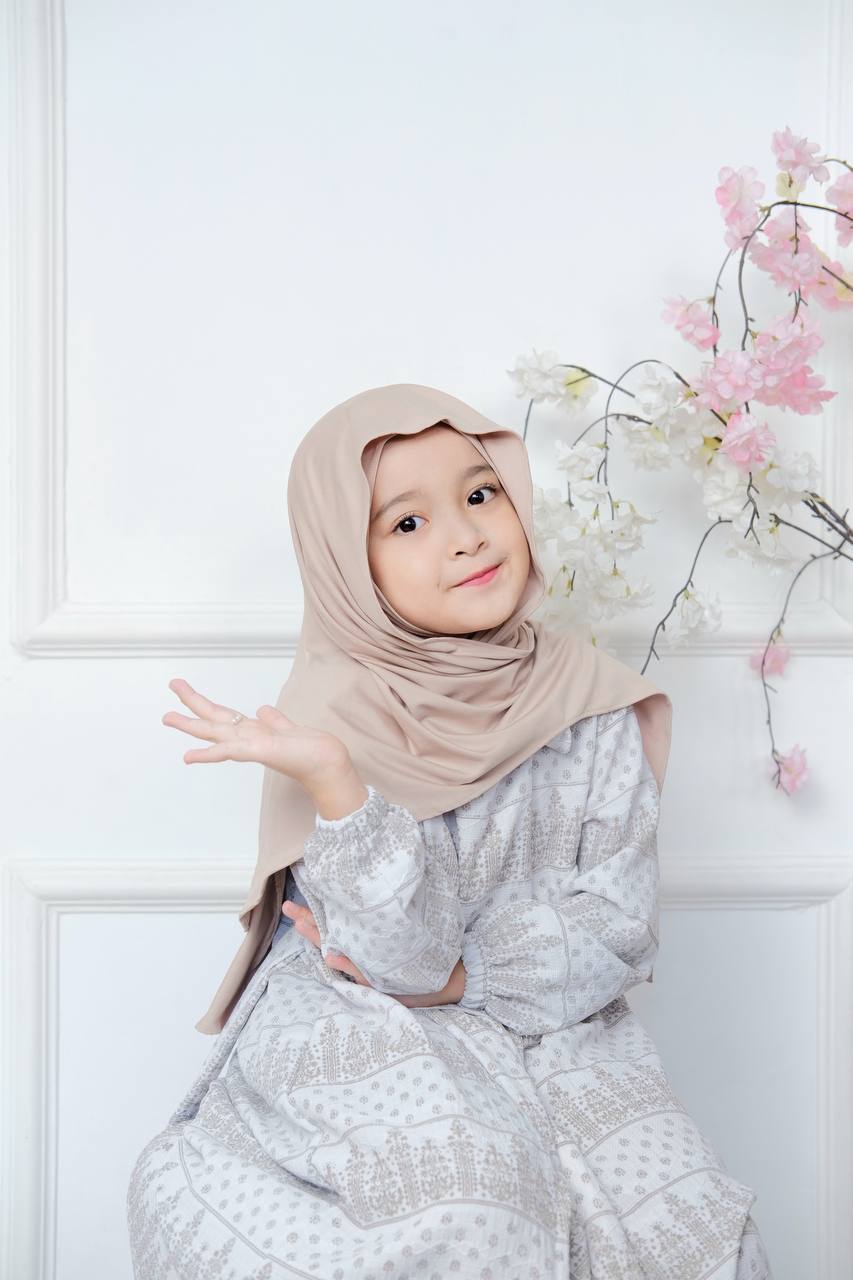 Lily hijab